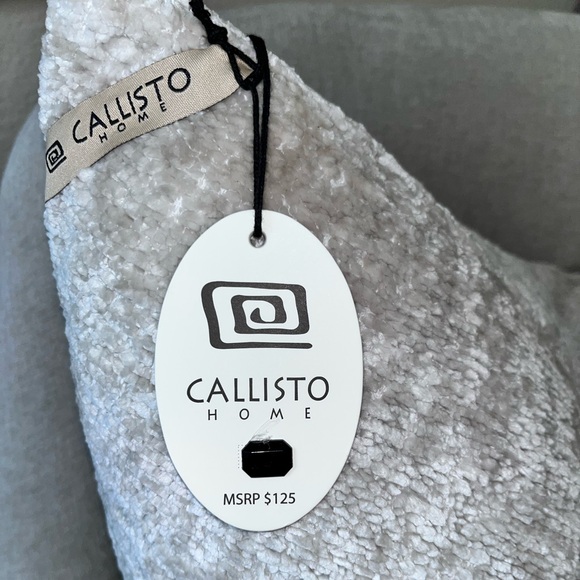 1-NWT CALLISTO HOME VELVET BOUCLE DECORATIVE PILLOW Read descriptions for detail - Picture 15 of 17